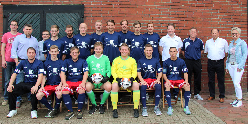 Henry Kröger (4. rechts oben) und die 1. Herrenmannschaft des BVK