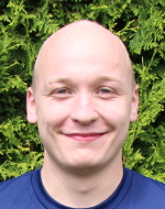 Simon Meyer leistete zusammen mit Heinz Vaske Schwerstarbeit in der Innenverteidigung und war Vorbereiter für den zweiten Kneheimer Treffer.